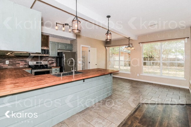 Photo - 6710 Hatton Rd