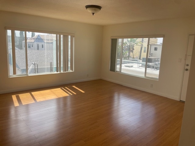 Large Living Room with 2 large windows - 5462 Barton Ave Unit 6