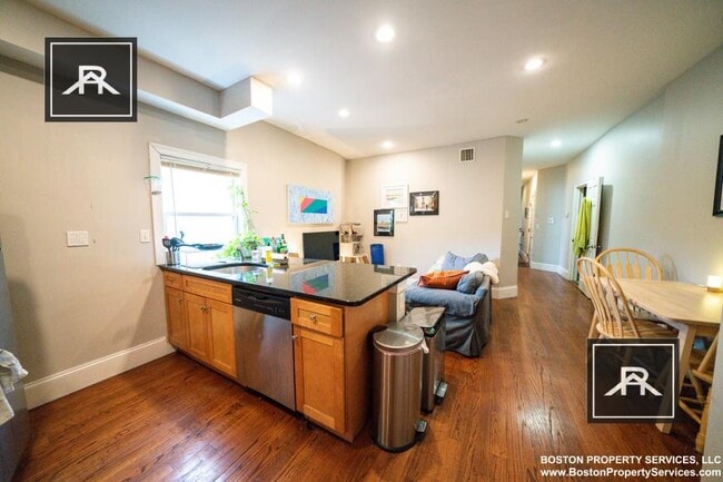 Building Photo - 4 bedroom in Boston MA 02130 Unit 1 Rental