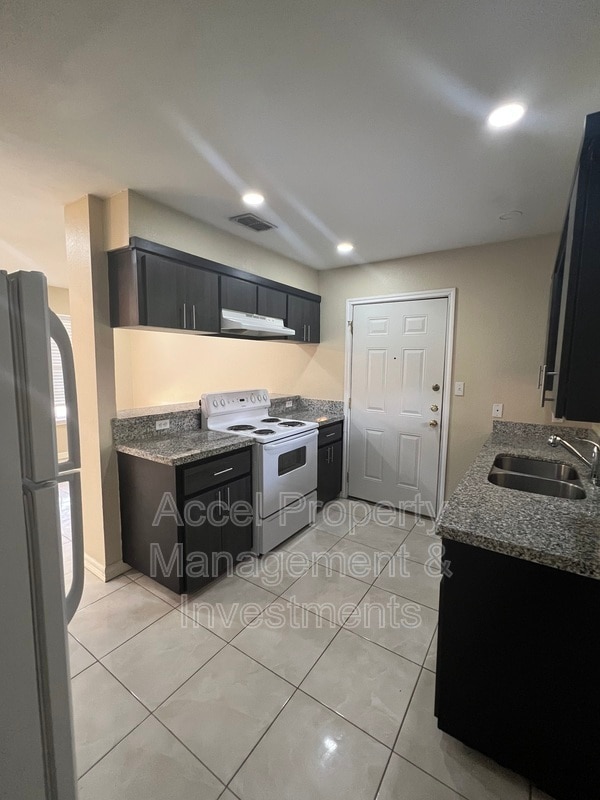 Photo - 2105 Grayson Ave