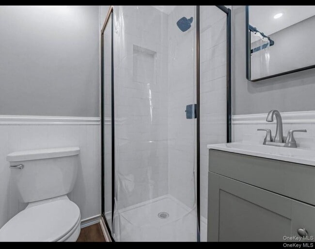 Photo - 6 E Barclay St