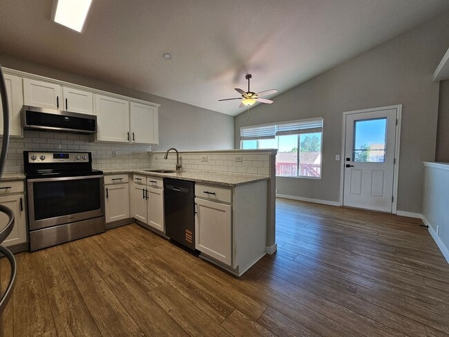 Photo - 3 Bed 3 Bath House in 80923!!