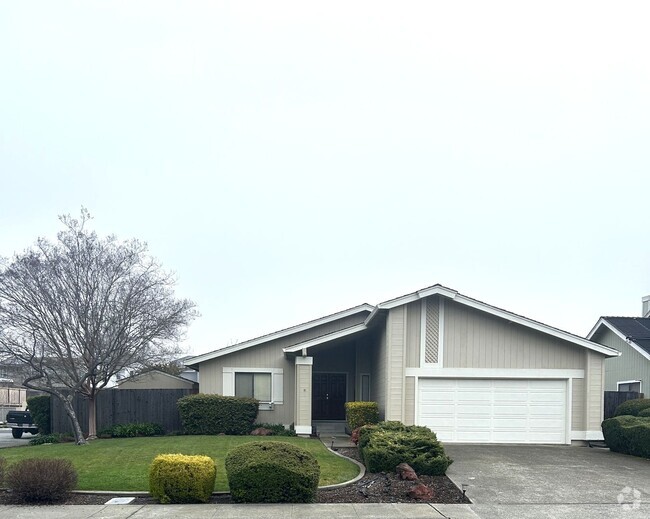 Building Photo - Beautiful East Petaluma Home