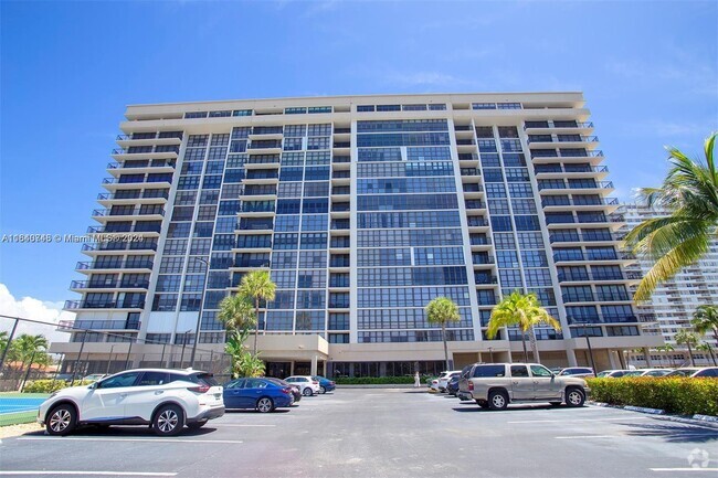 Building Photo - 2017 S Ocean Dr Unit PENTHOUSE OCEAN VIEW FURN