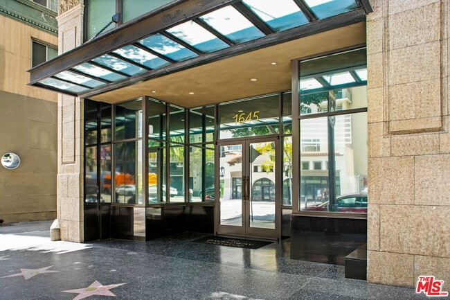 Photo - 1645 Vine St Unit 605