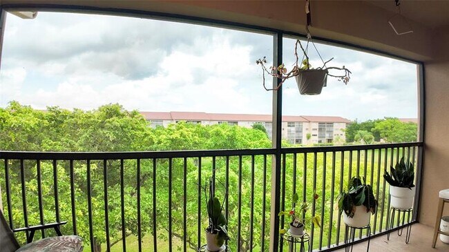 Photo - 12551 SW 16th Ct Unidad 402 C Rental