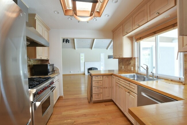 Photo - Well Maintained 3 Bedroom 2 Bath Home in Highly Desirable Saratoga Neighborhood!