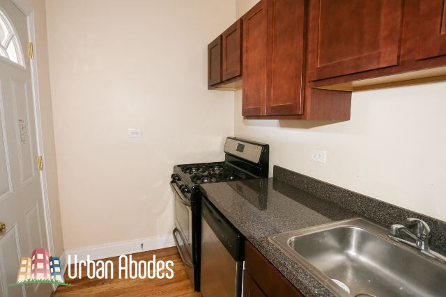 Photo - 628 W Cornelia Ave Unidad 3E