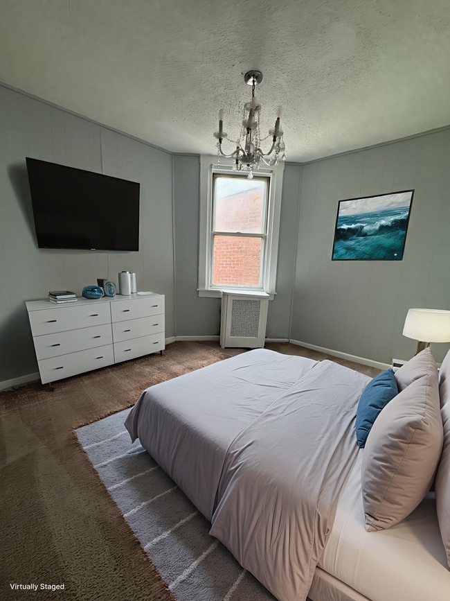 Photo - 841 Bridge St