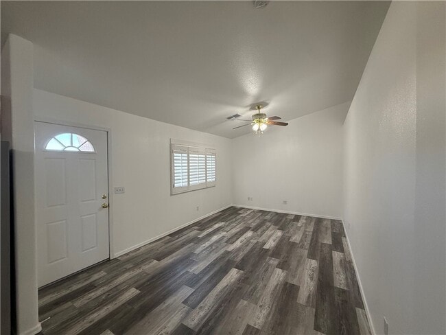 Photo - 1480 College Dr