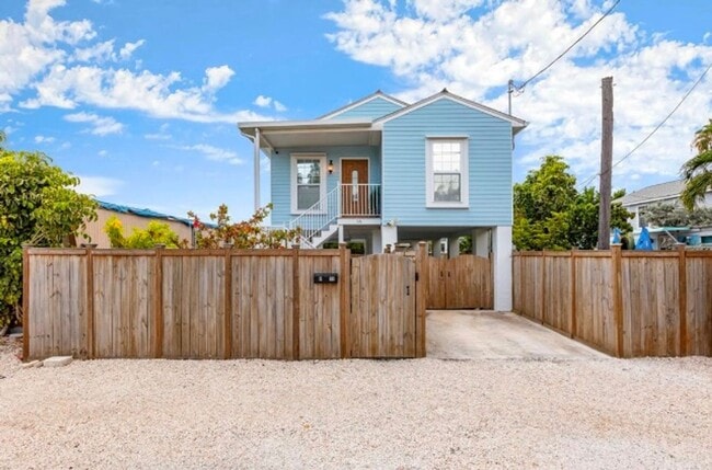 H16 Miriam St