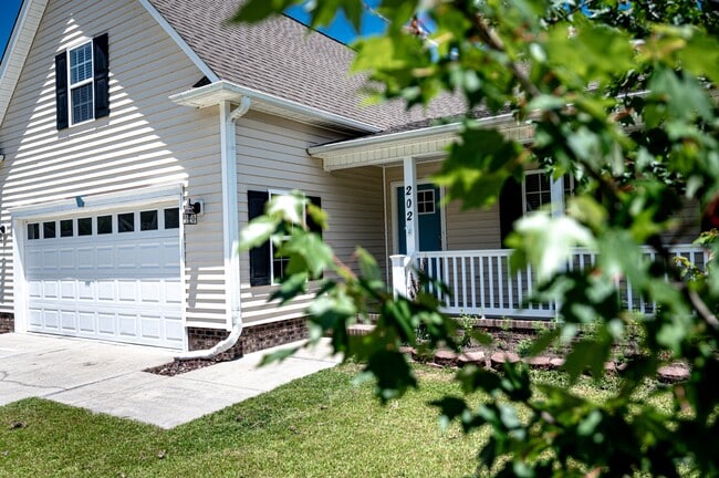 Photo - 202 Croatan Woods Dr