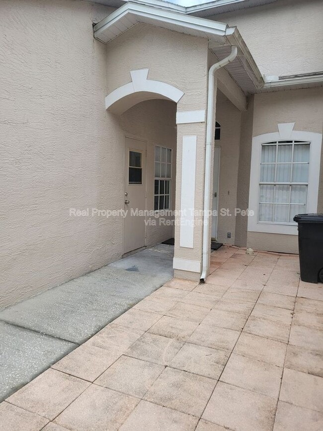 Photo - 12514 Hollybrook Ln