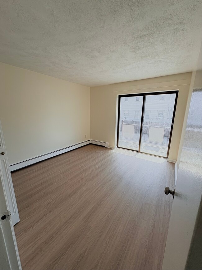 Photo - APTS in Everett, Malden, Chelsea & Boston