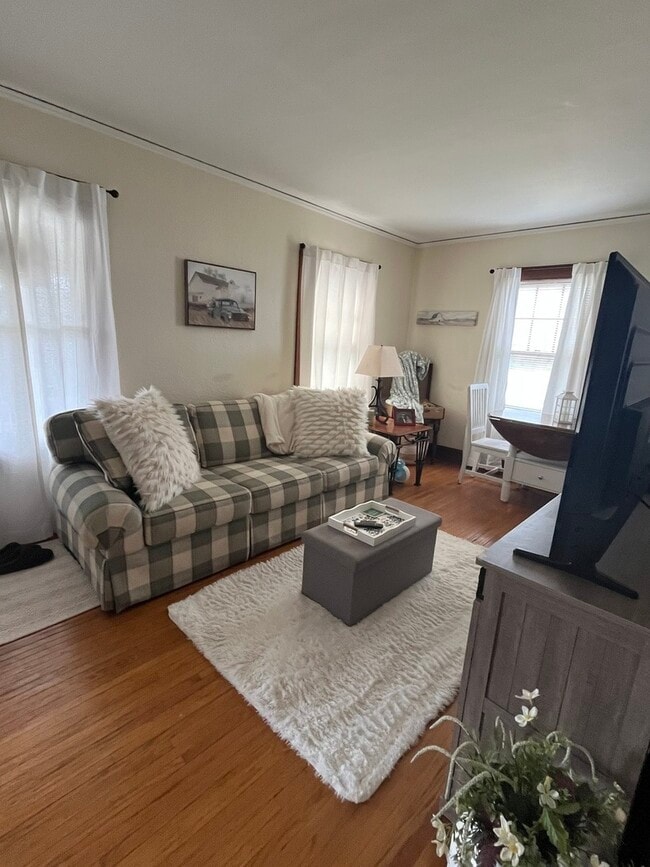 Photo - 206 Oak St Unit 1R