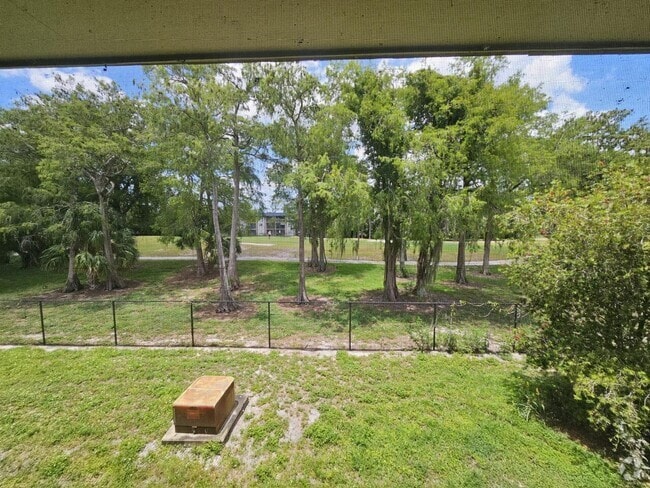 Building Photo - 8001 Fairview Dr Unit 206 Rental