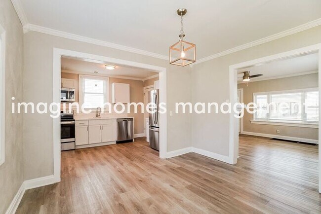 Photo - 889 Heyl Avenue