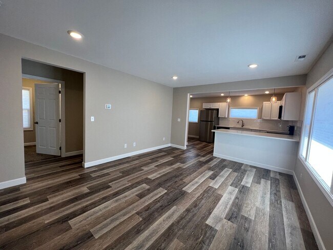 Photo - 109 E Fremont Ave