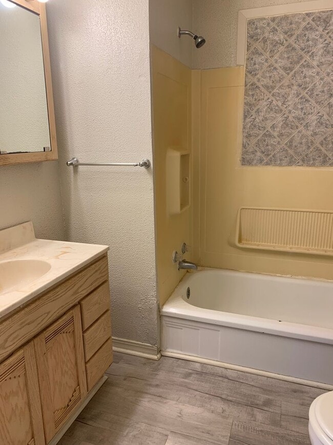 Photo - 1812 W 17th Ln