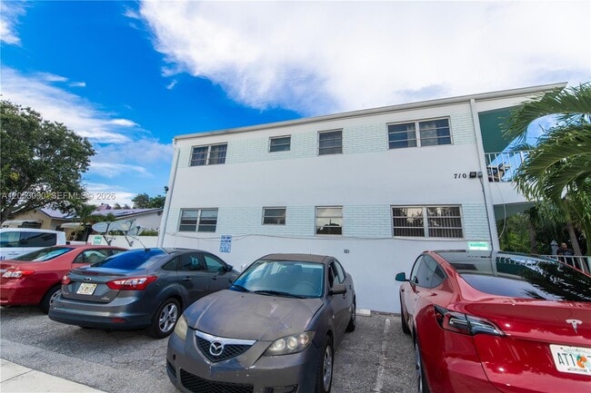 Building Photo - 710 N K St Unit 202