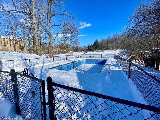 Photo - 250 Center Rd