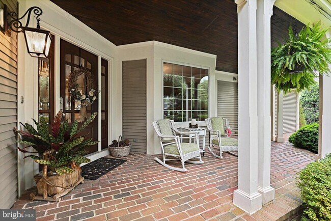 Photo - 347 Ayr Hill Ave NE