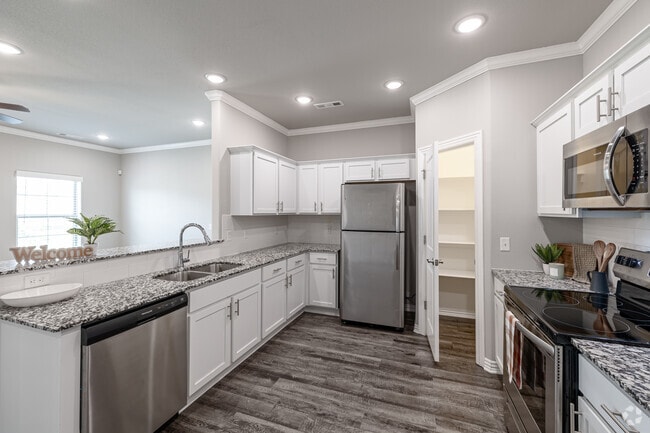 C1 - Kitchen - Summit Townhomes