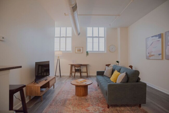 Photo - 125 W Market St Unit ID1014558P