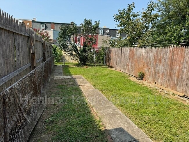 Photo - 911 Blunston St