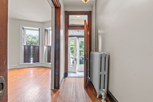 Photo - Spacious 6BR/2.5BA in CV AVAILABLE June 2026