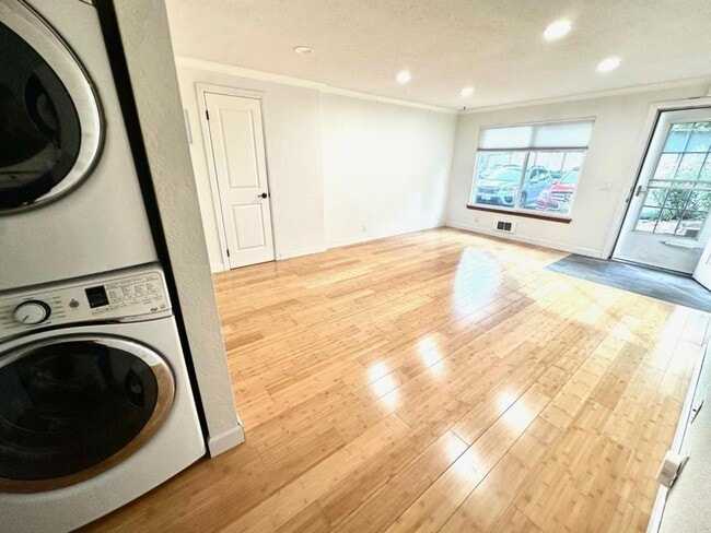 Photo - 6113 204th St SW Unidad g1