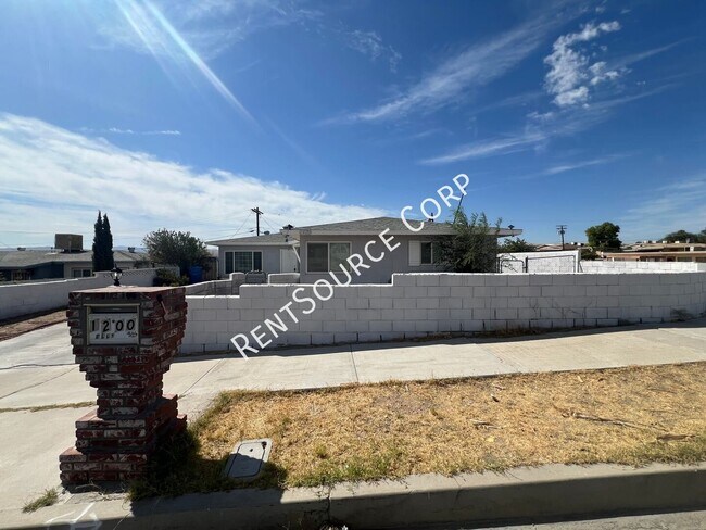 1200 Kelly Dr