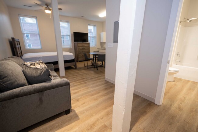 Photo - 103 N 1st St Unidad 306