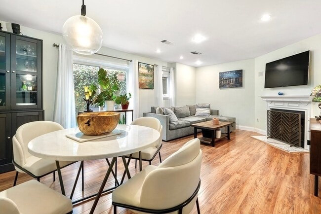 Building Photo - 43 N Mead St Unit 43