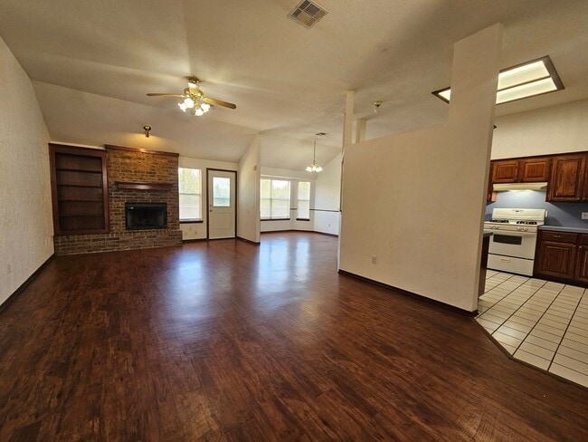 1913 Rising Hill Dr