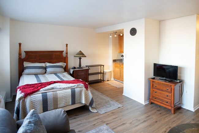 Photo - 2101 Chestnut St Unit 523