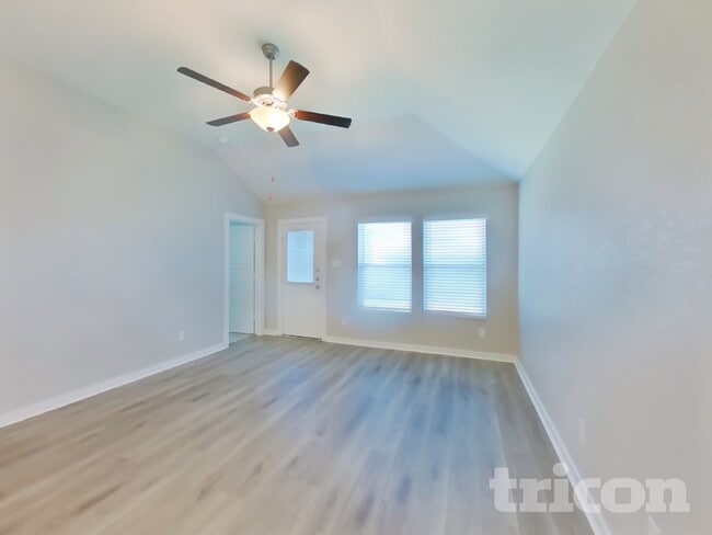 7244 Littlefoot Ln