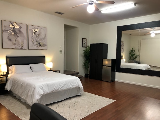 Building Photo - 8408 Arrowroot Cir