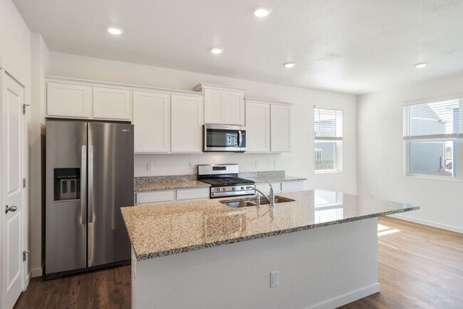 Photo - 3 bedroom, 2 1/2 bath home in Tailholt!