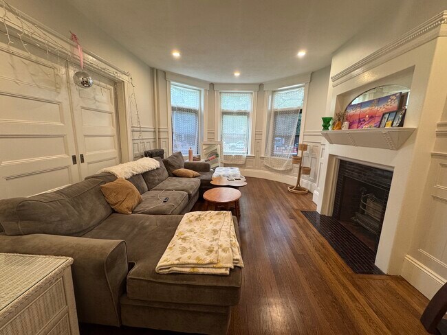 Photo - 1855 Beacon St Apartamentos