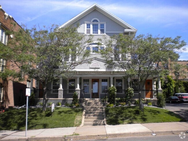 Building Photo - 514 Franklin W Ave Unit Franklin Avenue 2nd Floor Rental