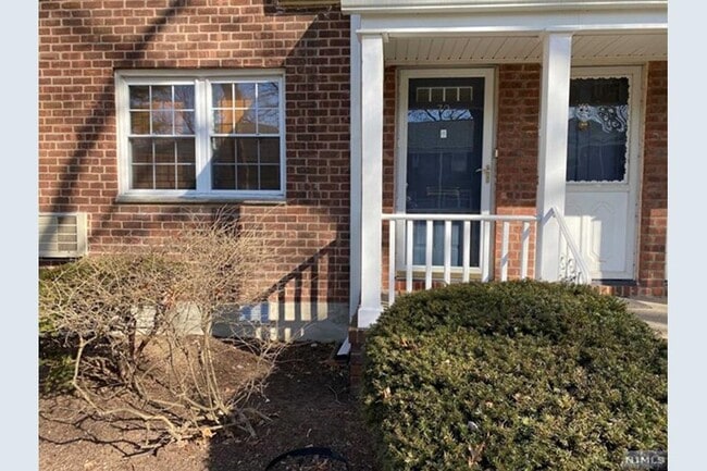 Building Photo - 72 Clark Ct Unit 72