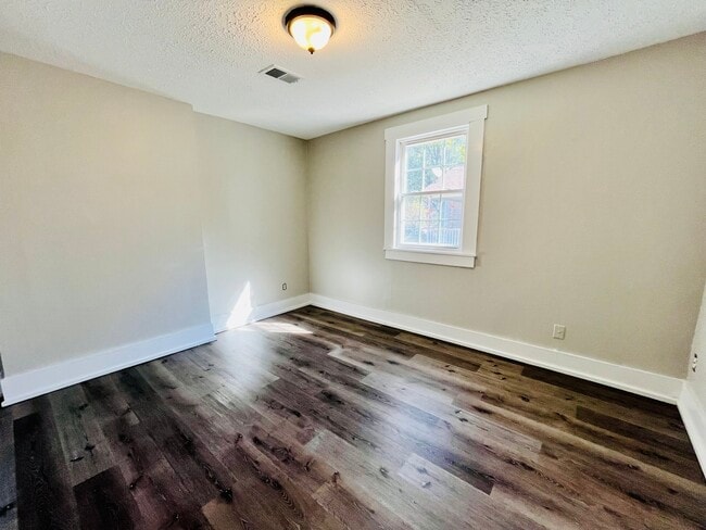 Photo - 2300 W Madison St