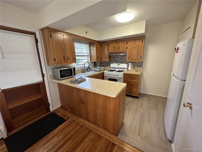 Photo - 153 Sickles Ave Unidad Right
