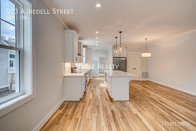 Photo - 913 Iredell St