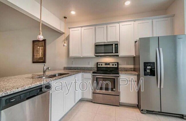 Photo - 1122 Hillhurst Dr