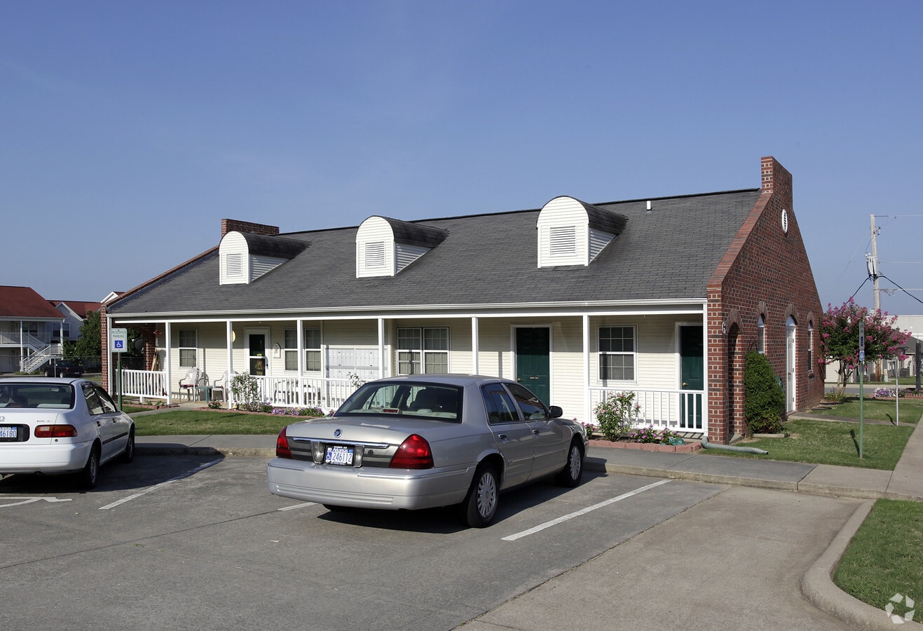 Photo - Auburn Hills Apartments