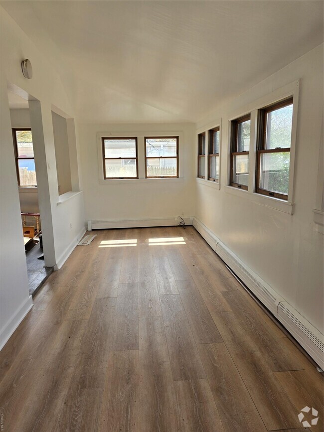 Building Photo - 29 Hackensack Rd Rental