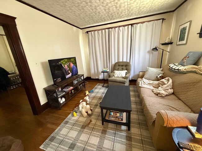 Building Photo - 61 Adamson St Unit 1