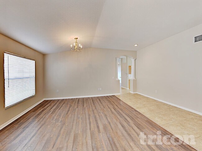 Photo - 1926 Sean Wood Cir